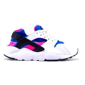 SOLD Nike Huarache Run